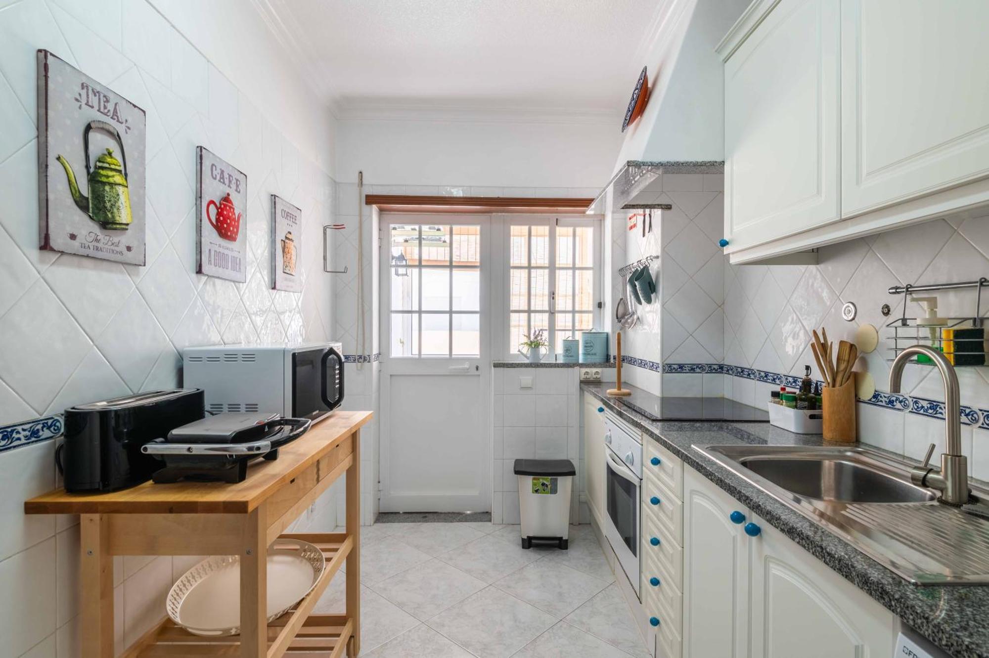 Flat With Ac, Wifi, Netflix, Balcony - 3 Min From The Beach Apartment Armacao de Pera Luaran gambar